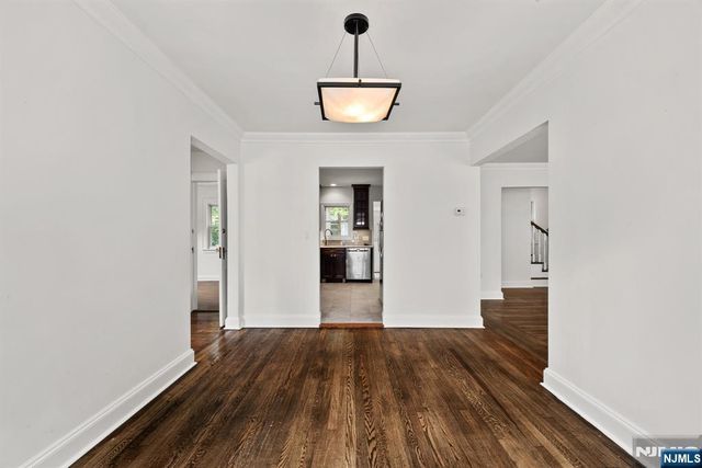 54 Chestnut Avenue, Park Ridge, NJ 07656