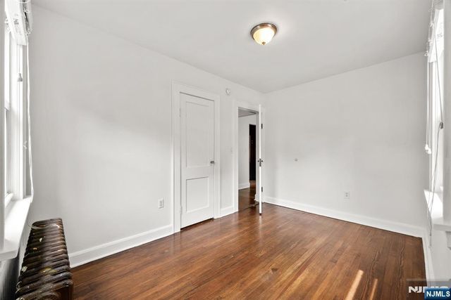 54 Chestnut Avenue, Park Ridge, NJ 07656