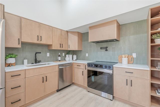 8003 12TH AVENUE NW, Bradenton, FL 34209