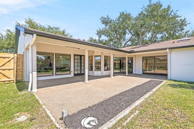 8003 12TH AVENUE NW, Bradenton, FL 34209