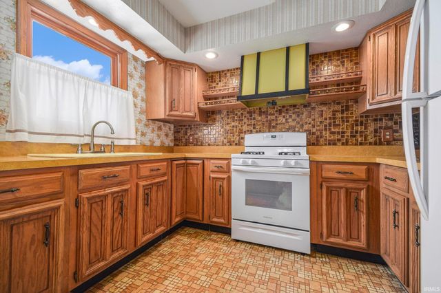 25415 Beth Ann Drive, South Bend, IN 46619