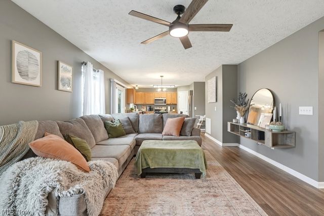 1256 Winter Fern Avenue, Akron, OH 44312