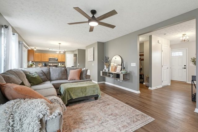1256 Winter Fern Avenue, Akron, OH 44312