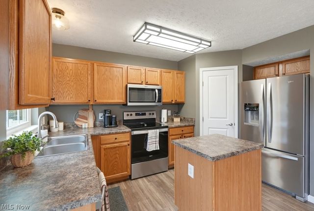 1256 Winter Fern Avenue, Akron, OH 44312