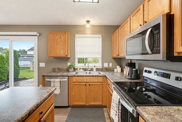 1256 Winter Fern Avenue, Akron, OH 44312