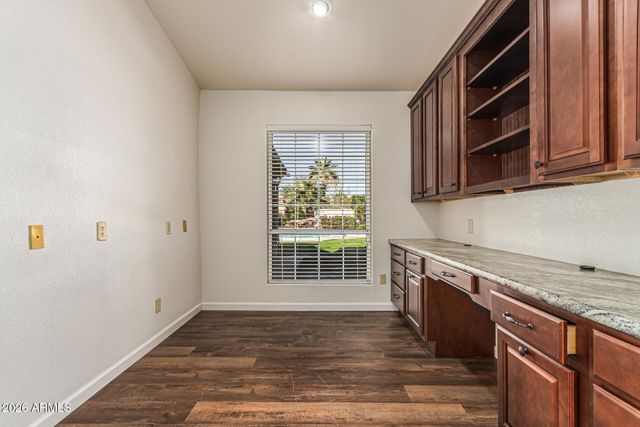 5308 W MISTY WILLOW Lane, Glendale, AZ 85310