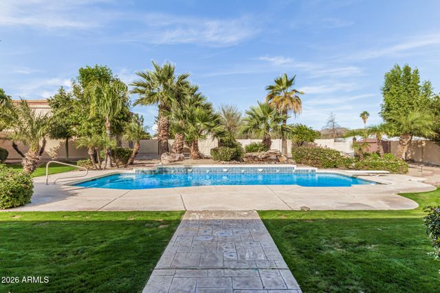 5308 W MISTY WILLOW Lane, Glendale, AZ 85310