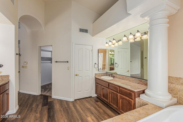 5308 W MISTY WILLOW Lane, Glendale, AZ 85310