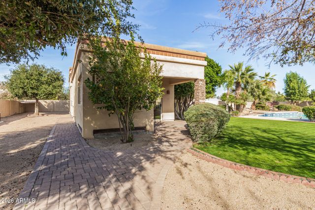 5308 W MISTY WILLOW Lane, Glendale, AZ 85310