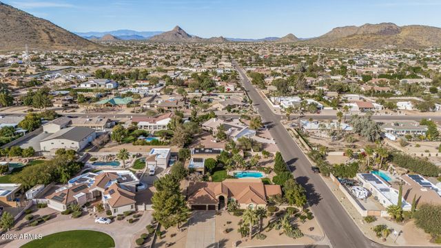 5308 W MISTY WILLOW Lane, Glendale, AZ 85310