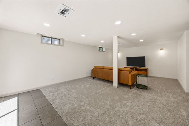 333 E 6th Street, Solon, IA 52333
