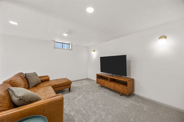 333 E 6th Street, Solon, IA 52333