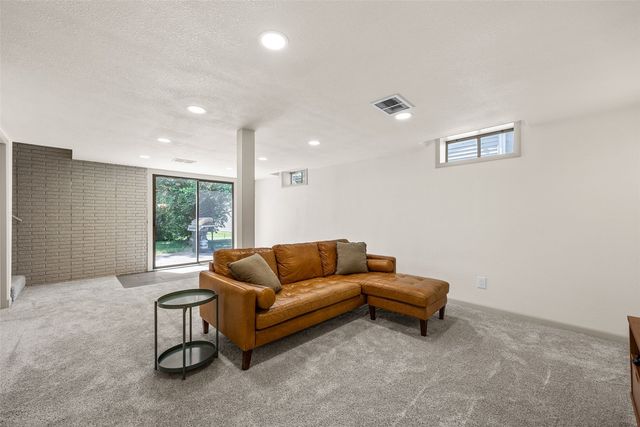 333 E 6th Street, Solon, IA 52333