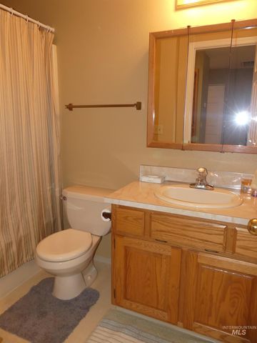 3213 5th St A, Lewiston, ID 83501