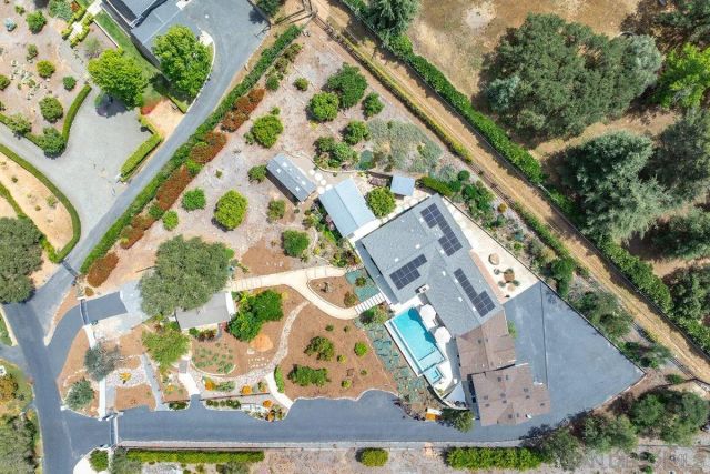460 Rancho Camino, Fallbrook, CA 92028