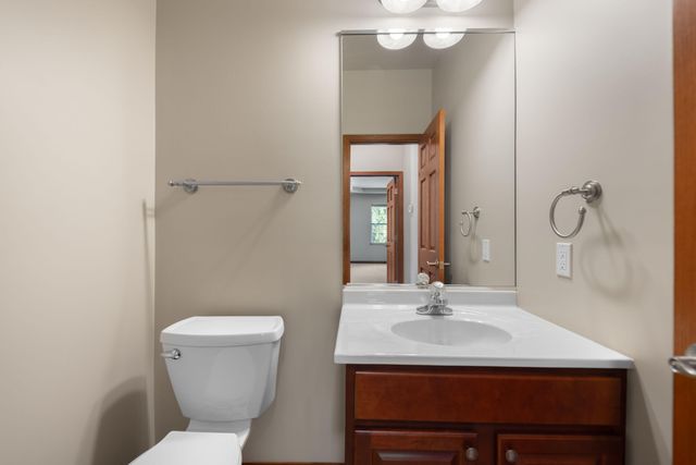 2804 Beauty Creek Run, Valparaiso, IN 46385