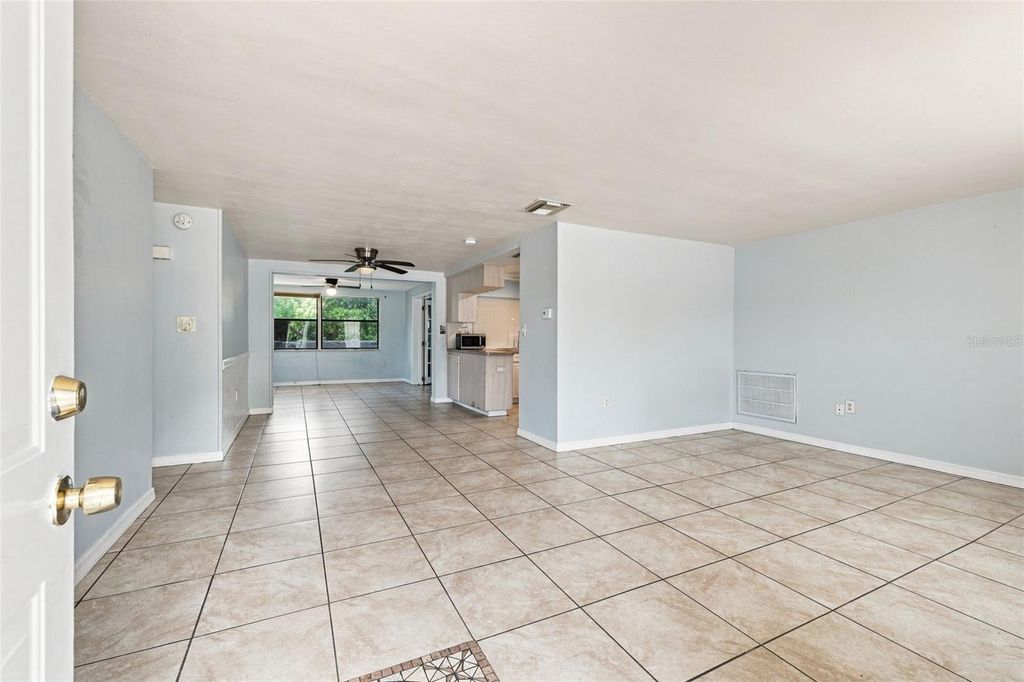 Image 4 of property listing at 3431 OVERLAND DRIVE, Holiday, FL 34691