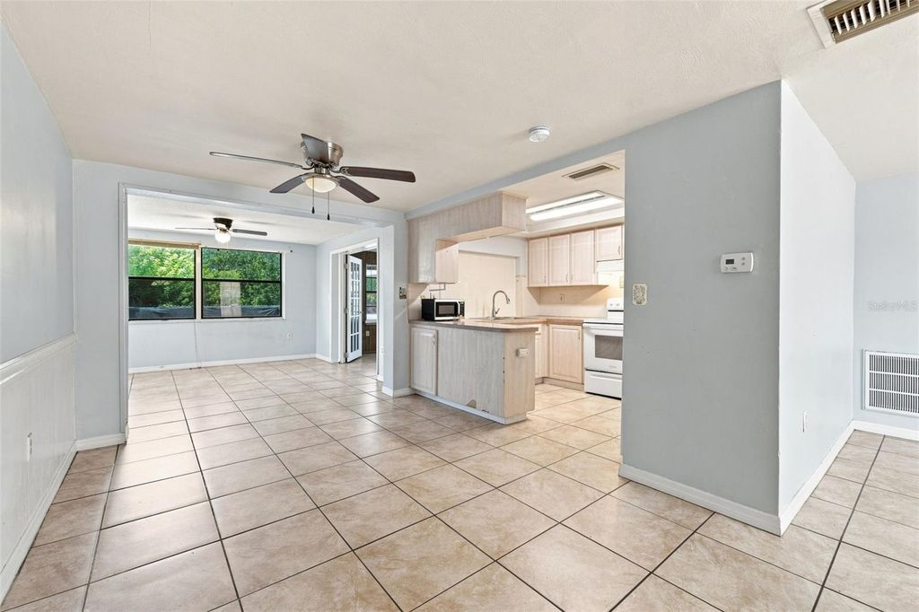 Image 7 of property listing at 3431 OVERLAND DRIVE, Holiday, FL 34691
