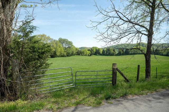 3731 Big Bottom Rd, Whitleyville, TN 38588