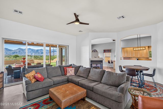 985 N Arizona Estates Loop, Tucson, AZ 85748