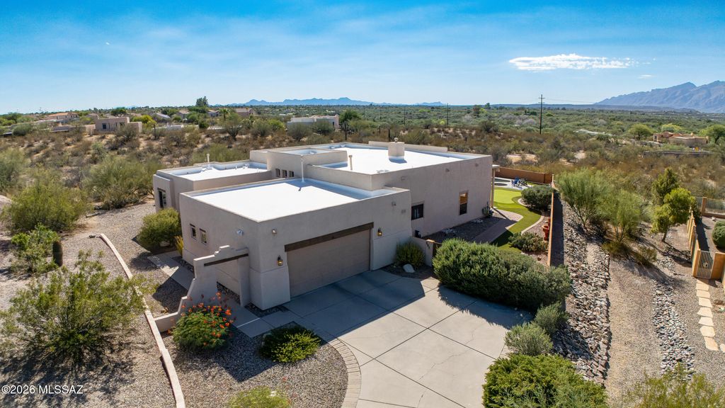 985 N Arizona Estates Loop, Tucson, AZ 85748