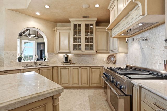 2923 Rustlers Trail, San Antonio, TX 78245