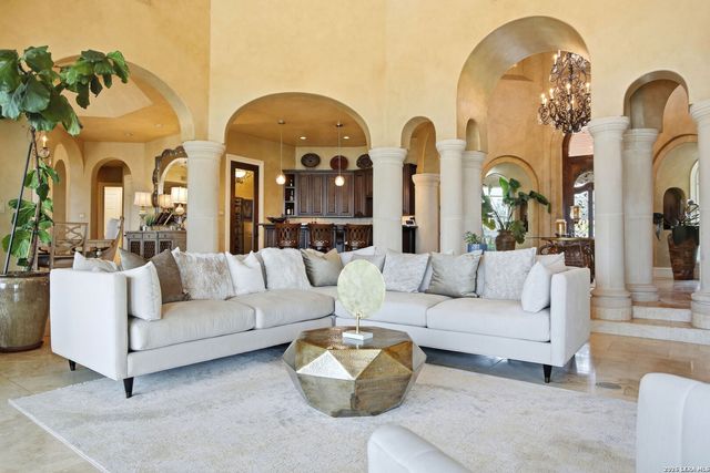 2923 Rustlers Trail, San Antonio, TX 78245