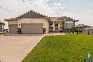 2604 S Ronell Cir, Sioux Falls, SD 57106