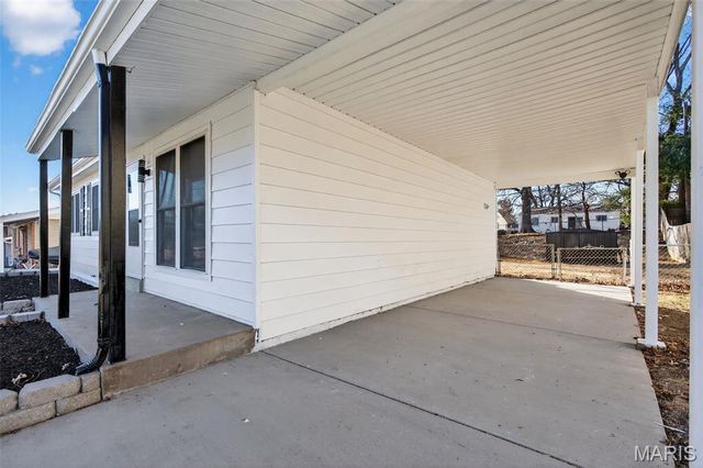 2837 Briarcote Lane, Maryland Heights, MO 63043