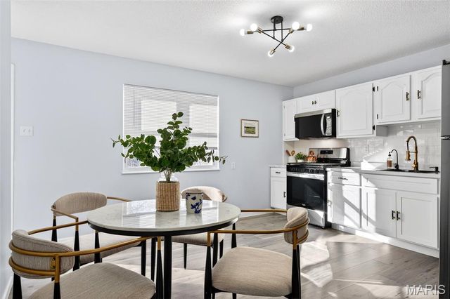 2837 Briarcote Lane, Maryland Heights, MO 63043