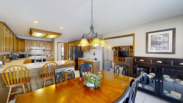 2904 River Oak Drive, Champaign, IL 61822