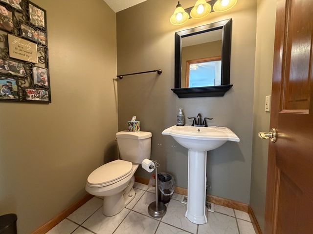 2904 River Oak Drive, Champaign, IL 61822