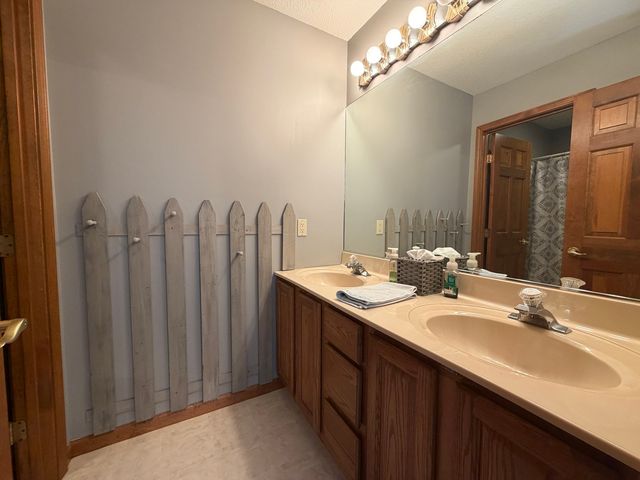 2904 River Oak Drive, Champaign, IL 61822