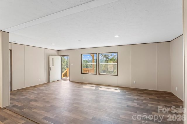 179 Ada Way, Hendersonville, NC 28791