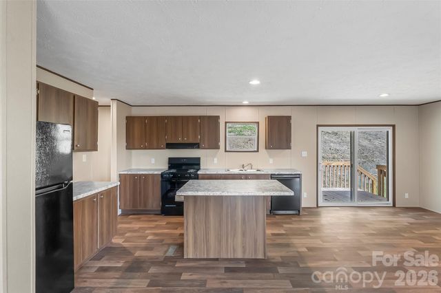 179 Ada Way, Hendersonville, NC 28791
