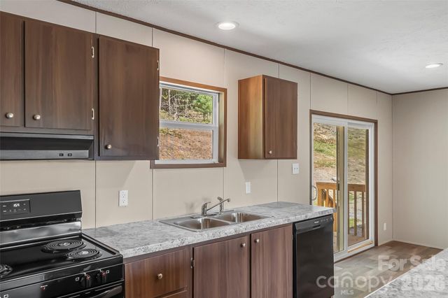 179 Ada Way, Hendersonville, NC 28791