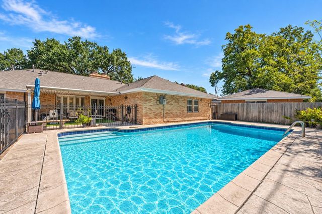 11006 Ashcroft Drive, Houston, TX 77096