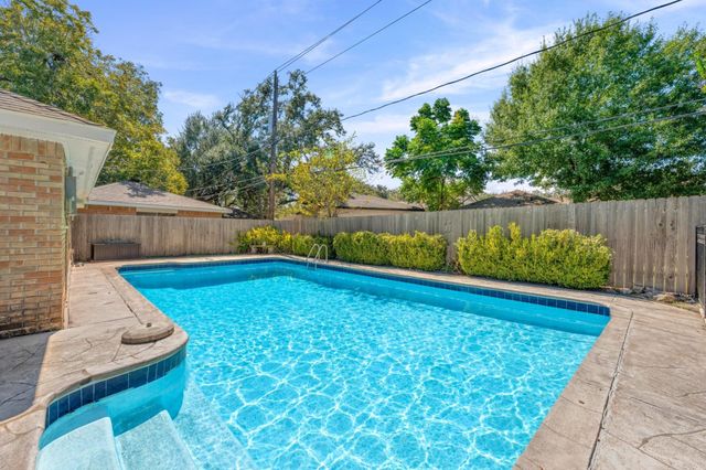 11006 Ashcroft Drive, Houston, TX 77096
