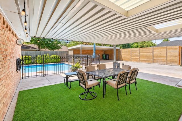 11006 Ashcroft Drive, Houston, TX 77096