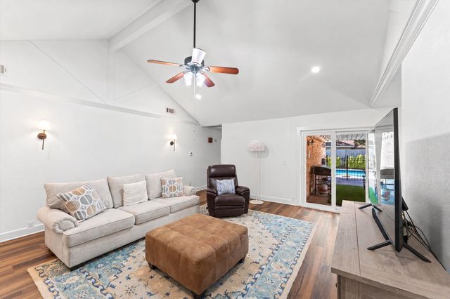 11006 Ashcroft Drive, Houston, TX 77096