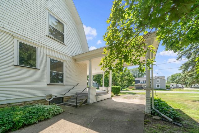 205 S Gage Street, Somonauk, IL 60552