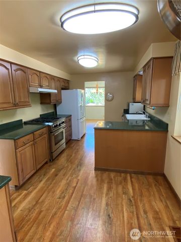 6609 Husky Way SE, Lacey, WA 98503