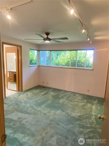 6609 Husky Way SE, Lacey, WA 98503