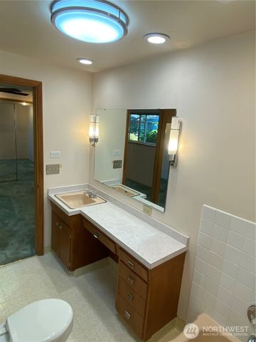 6609 Husky Way SE, Lacey, WA 98503