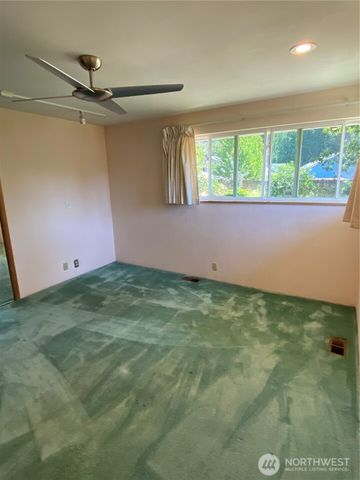6609 Husky Way SE, Lacey, WA 98503
