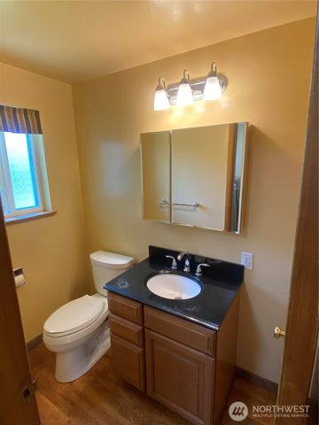 6609 Husky Way SE, Lacey, WA 98503