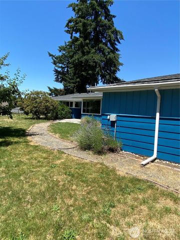6609 Husky Way SE, Lacey, WA 98503
