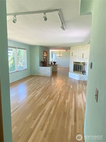 6609 Husky Way SE, Lacey, WA 98503