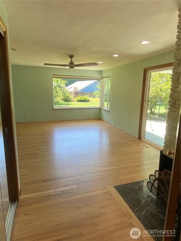 6609 Husky Way SE, Lacey, WA 98503