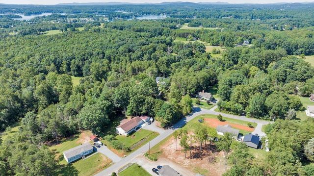 95 Stripers Landing RD, Moneta, VA 24121